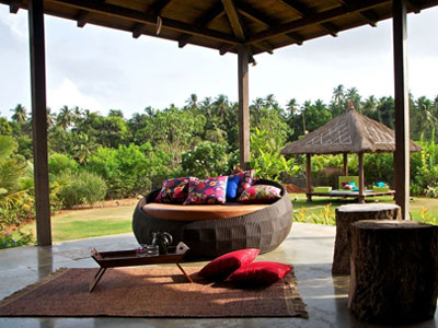 OPEN AREA SITTING